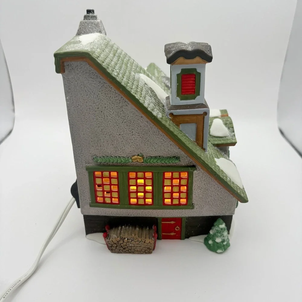 Department 56 North Pole Series Santa's Bell Repair Porcelain House Green Red